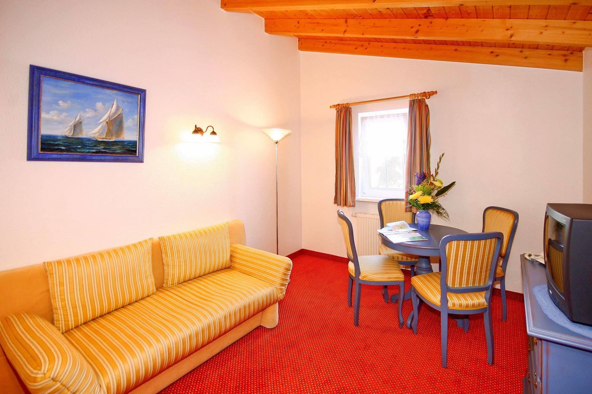 Hotel Garni Getreuer Eckart Binz Exterior photo